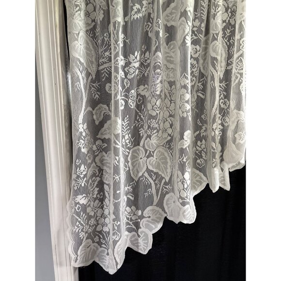 Martha Stewart Everyday Lace Swag Valance Cream Curtain 37"L x 80"W - Picture 3 of 10